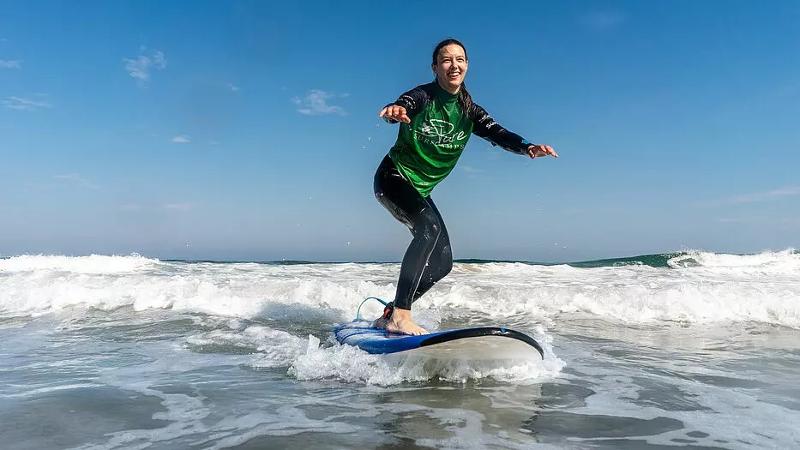 Teilnehmende der Sprachreise Frankreich 1 Woche lernen Surfen
