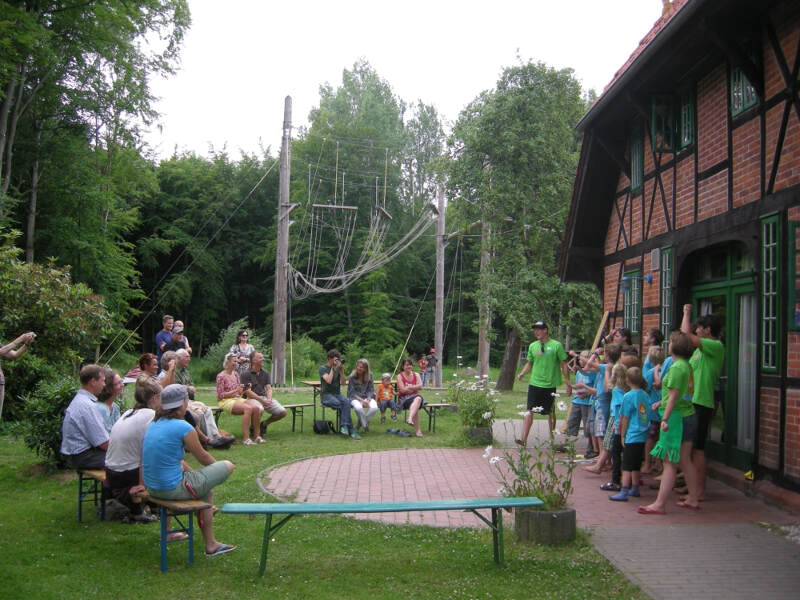 Spiele im Grünen im Englisch Sprachcamp am Schweriner See