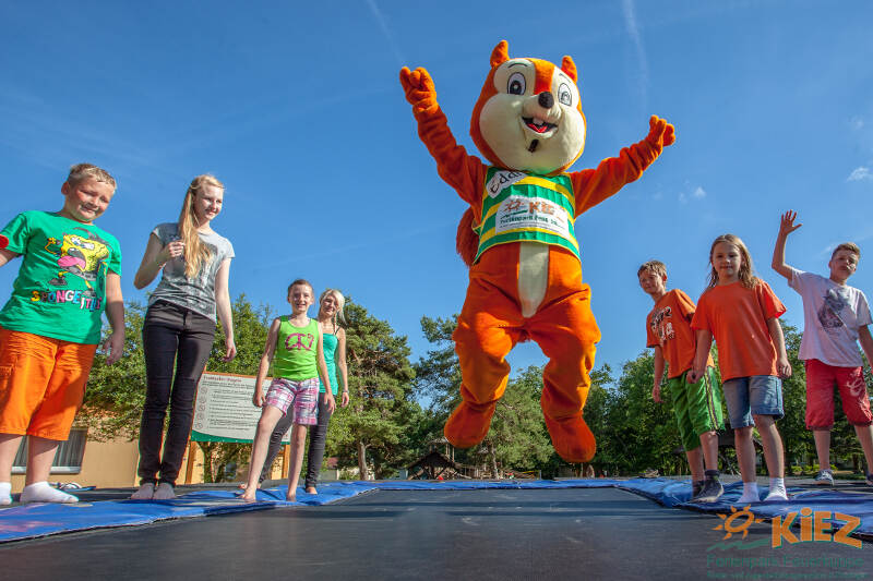 Trampolin springen im Ferienlager Feuerkuppe