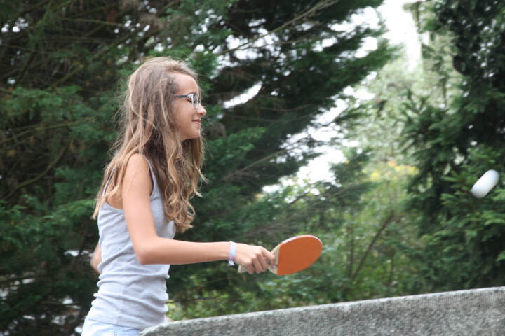 Tischtennis spielen im Ferienlager Moritzburg