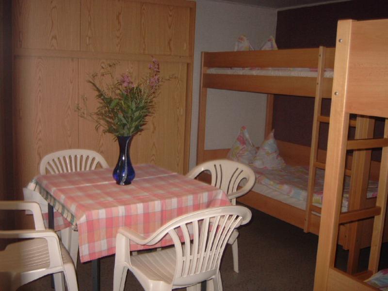 Schlafzimmer mit Doppelstockbett im Ferienlager in Limbach-Oberfrohna
