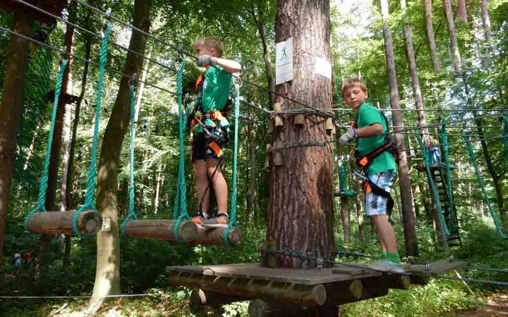 Kletterspaß im Kletterwald im Ferienlager Luetow auf Usedom