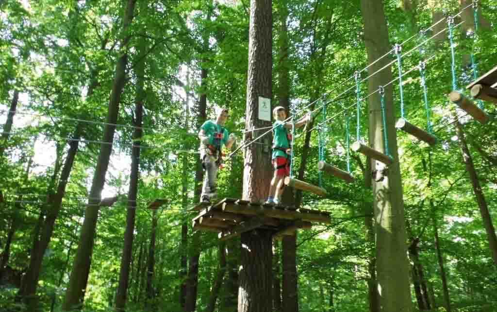 Kletterspaß im Kletterwald im Ferienlager Luetow auf Usedom