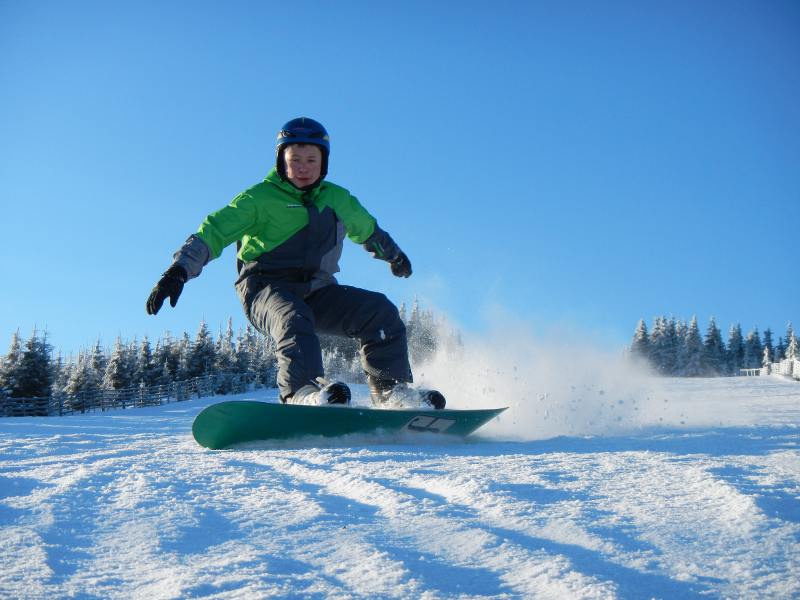Snowboard fahren im Wintercamp 