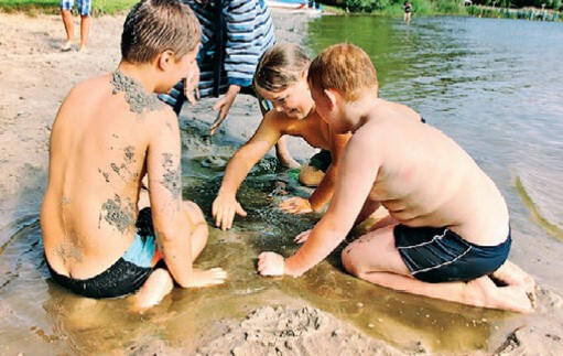Planschen am Beetzsee im Ferienlager von Juvigo