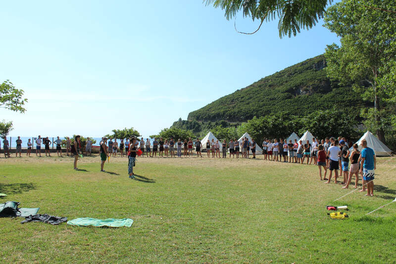 Vorführung auf Wiese auf Ferienfreizeit Korsika