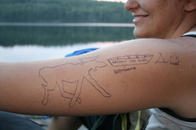 Hautmalerei auf der Jugendreise in Schweden