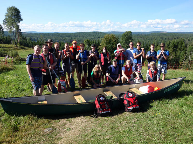 Spaß in der Gruppe auf der Jugendreis ein Schweden