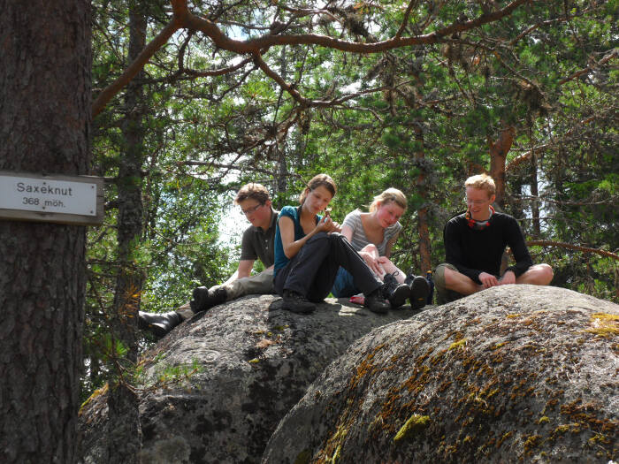 Pause beim Wandern auf der Jugendreise Schweden