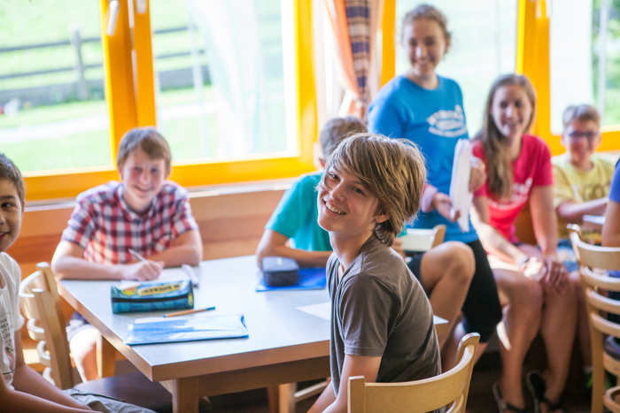 Jugendliche im Unterricht im Sprachcamp Österreich
