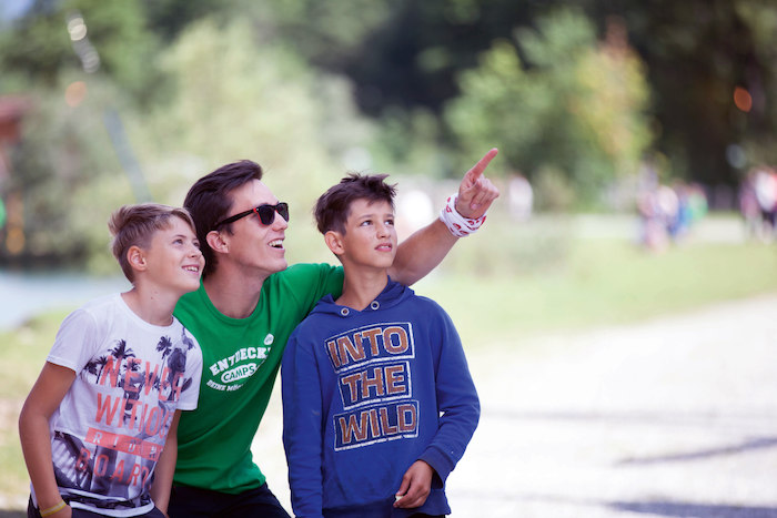 Jungs und Betreuer im Kidscamp Österreich