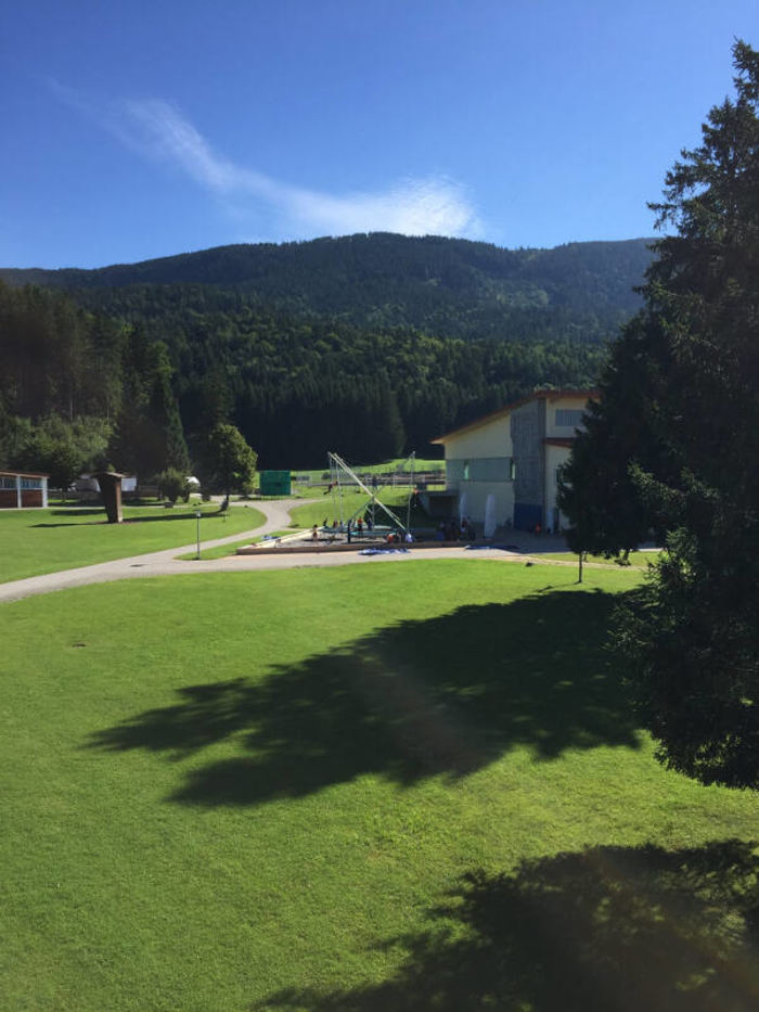 Campgelände eines Englisch Camps Bayern