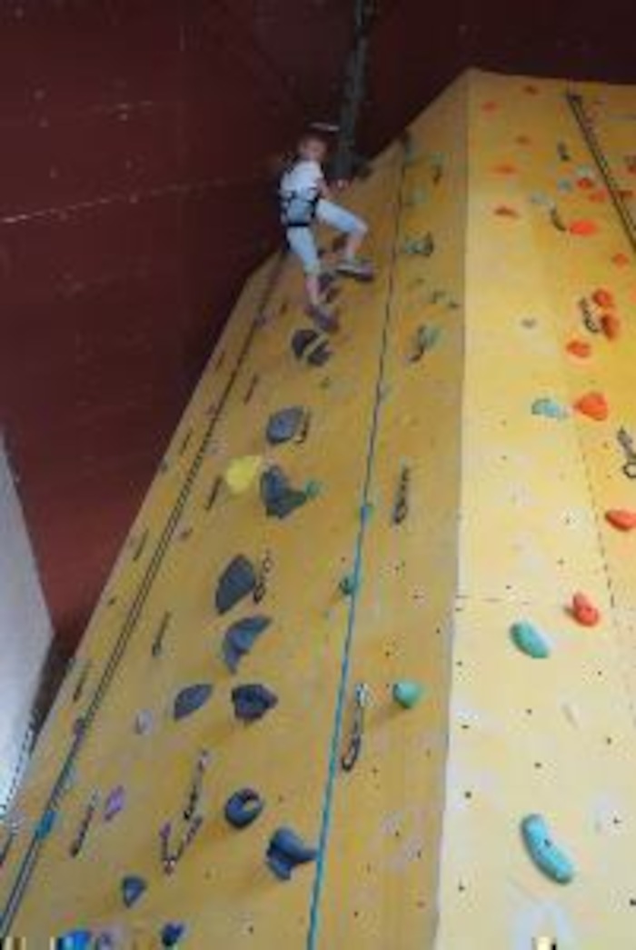 Boulderwand im Ferienlager in Thüringen
