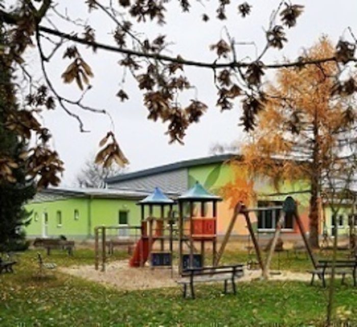 Spielplatz vor der Unterkunft im Ferienlager in Thüringen