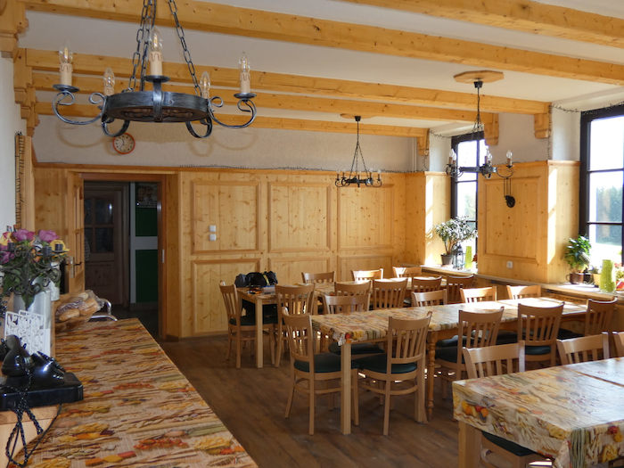 Essensraum im Herbstcamp Johanngeorgenstadt