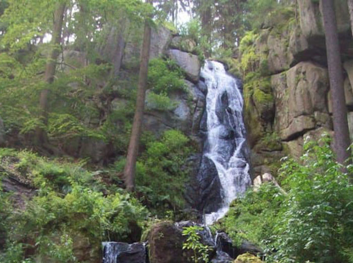 Wasserfall im Herbstcamp Johanngeorgenstadt