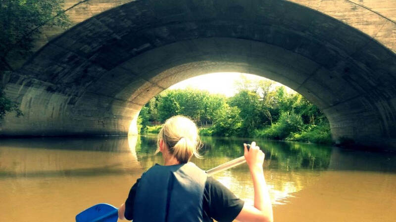 Ausblick auf den Fluss auf Kanutour im Sommerferienlager