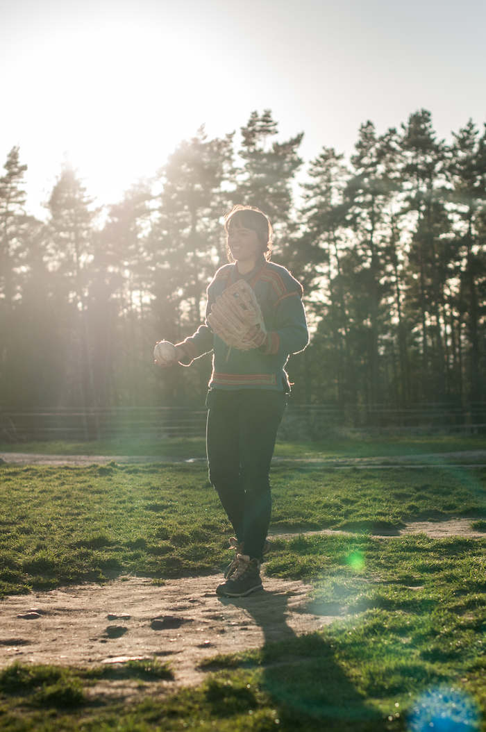 Baseball im Sonnenschein spielen im Sprachcamp