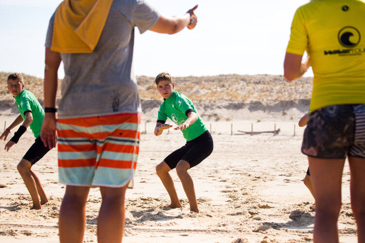 Training am Strand im Surfcamp in Frankreich