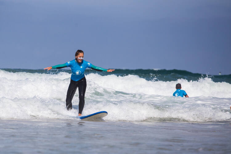 Im Surfcamp Frankreich Moliets lernt ihr surfen