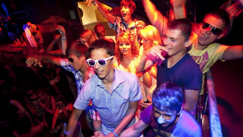 Jungs im Club