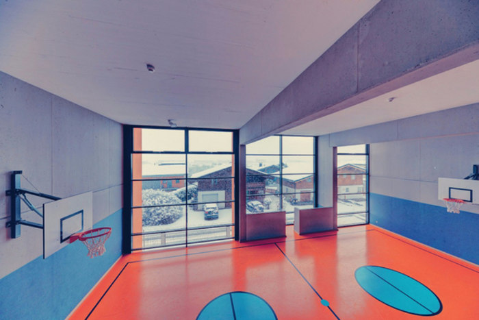 Sporthalle mit Basketballfeld im Jugendhotel Club Kitzsteinhorn in Zell am See