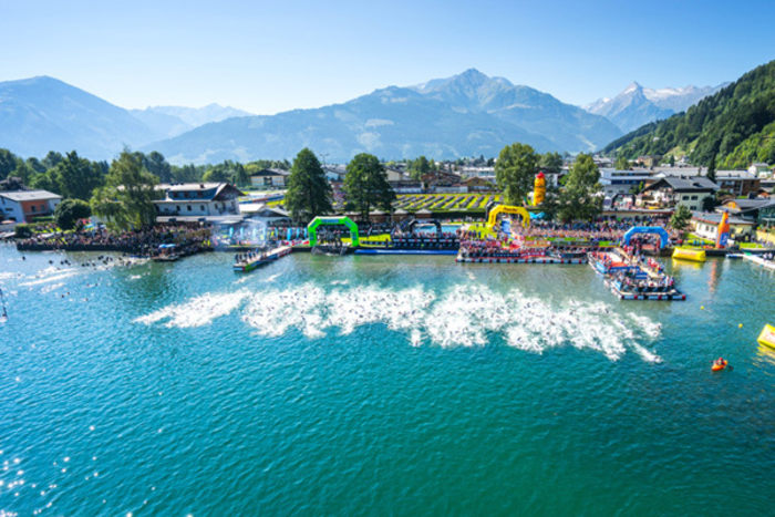 Schwimmveranstaltung bei sommerlichem Wetter am Ufer des Zeller Sees