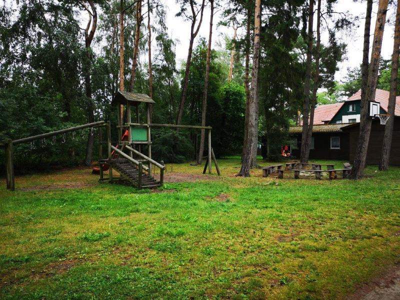 Kinder der Leipzig Herbstferien haben einen Spielplatz