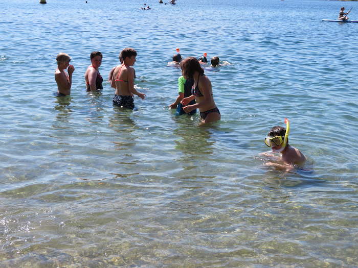Kinder der Leipzig Herbstferien sind im Wasser