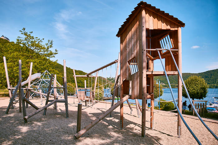 Spielplatz am Ufer im Englischcamp am Edersee