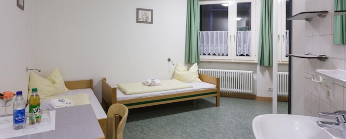 Zwei-Bett-Zimmer im Englischcamp in Freiburg