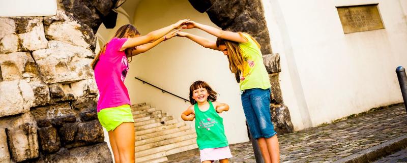 Kinder spielen in den Sommerferien Nürnberg