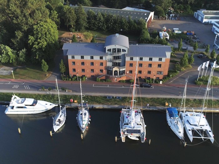 Hafen vor der Jugendherberge des Englisch-Camps Glückstadt