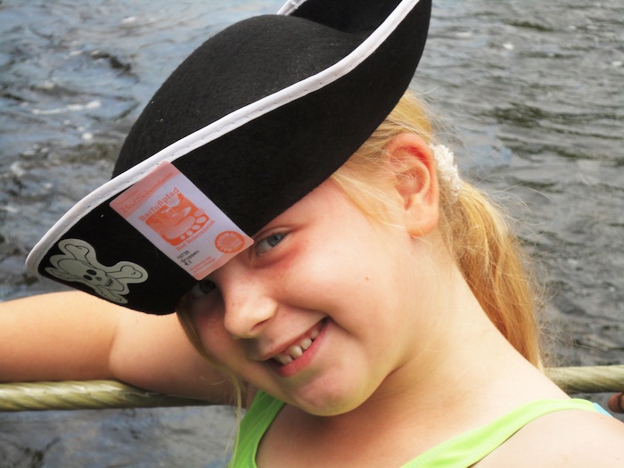 Mädchen mit Piratenhut im Actioncamp Otterndorf