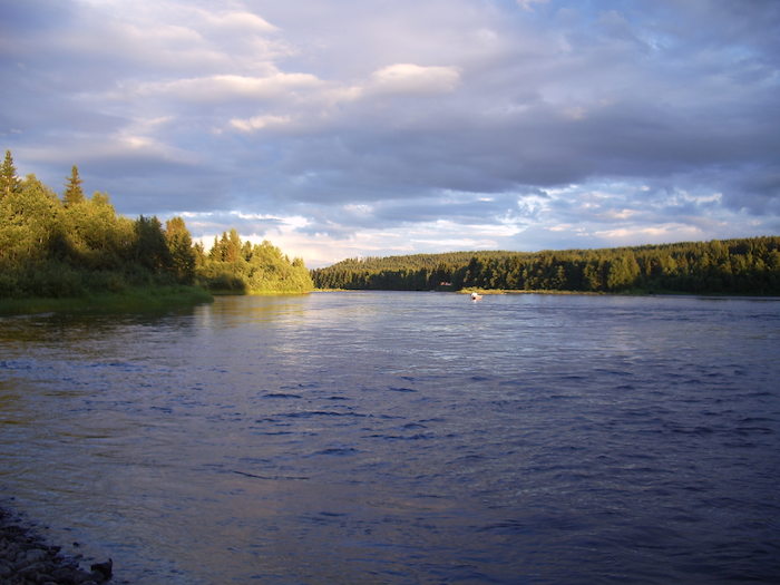 Blick auf den Fluss auf der Jugendreise Norwegen
