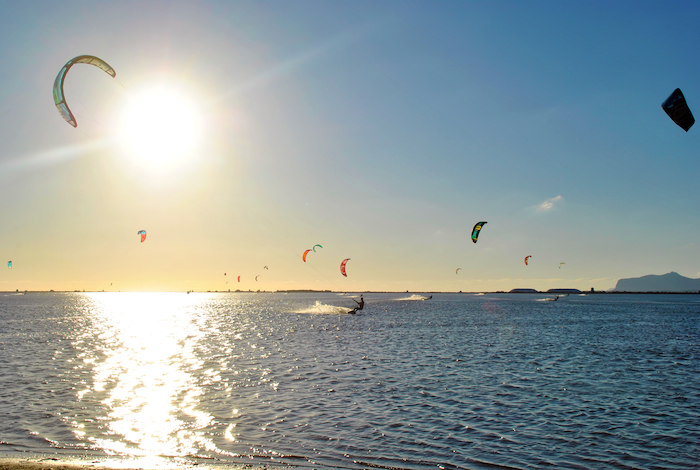 Bei einer Ferienfreizeit Köln sieht man den Horizont des Meeres