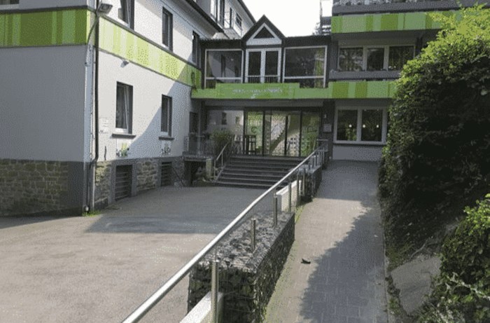 Teilnehmer eines Language Camps haben eine große Unterkunft