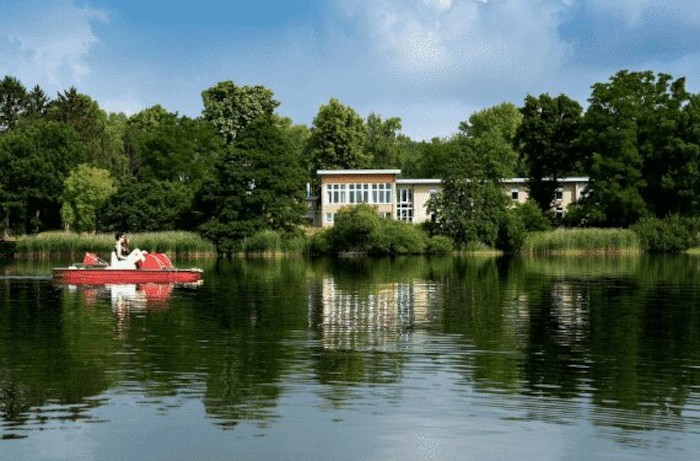 Tretboot auf dem See im Englischcamp in Schleswig-Holstein