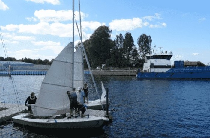 Zwei Segelboote im Segelcamp in Mecklenburg-Vorpommern