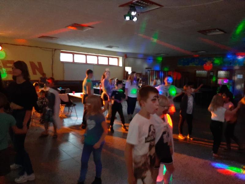 Kinder der Herbstferien Berlin tanzen im Club