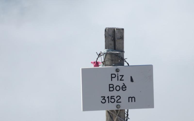 Ein Schild des Höhenwanderwegs bei der Jugendreise Italien