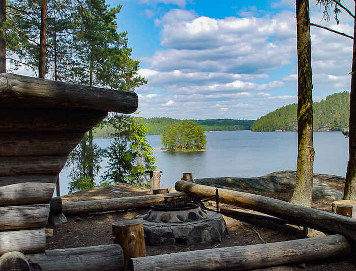 Man sieht einen See einer Jugendreise Norwegen