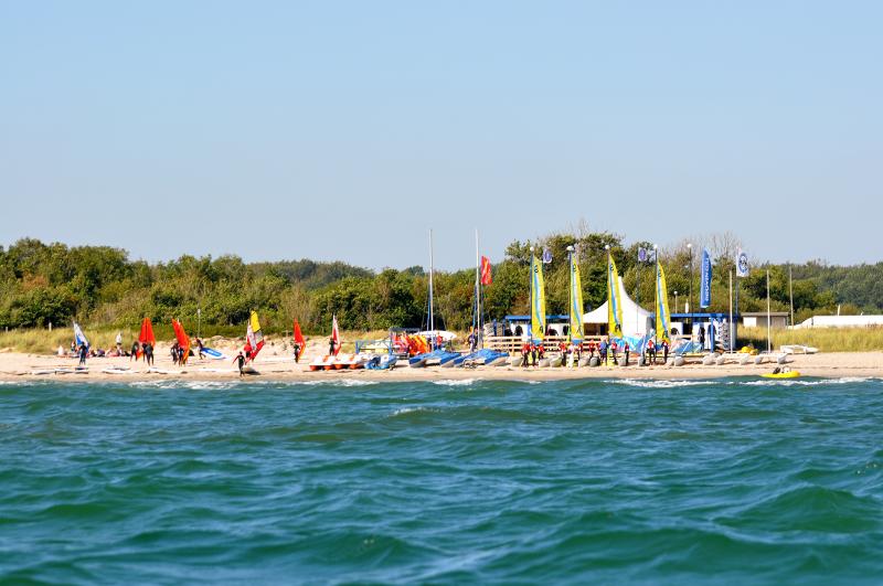 Ansicht eines Strands bei Meerferien