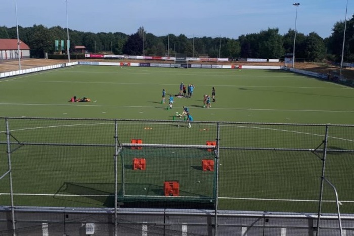 Bei einer Kinderreise Holland findet ein spannendes Match statt