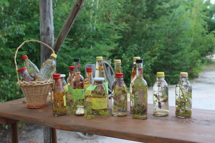 Kinder der Herbstferien Berlin machen Limonade