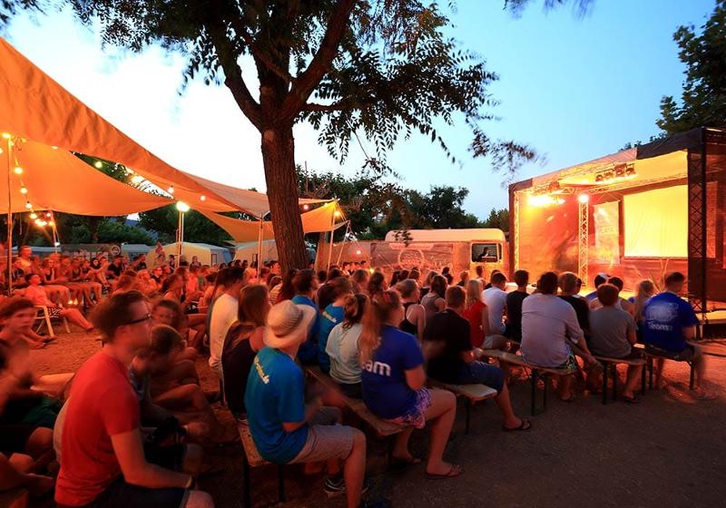 Eine Show bei der Jugendreise Lloret de Mar