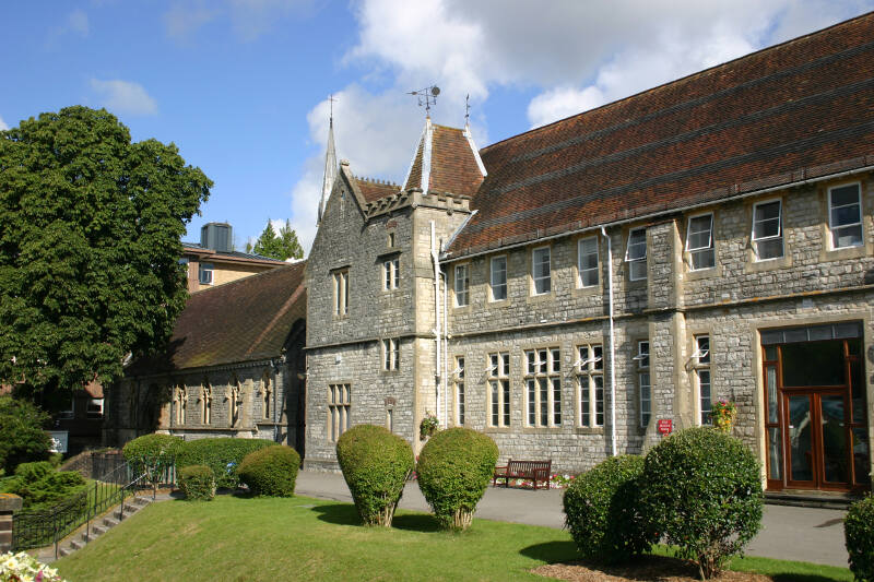 Gebäude Außenansicht im Sprachcamp Winchester England