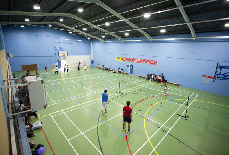 Kinder beim Volleyball spielen auf der Sprachreise in Winchester 