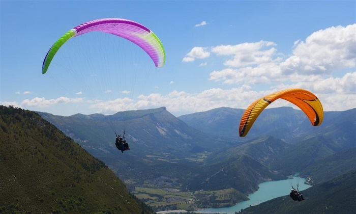 Activité parapente lors d'une colonies de vacances ete