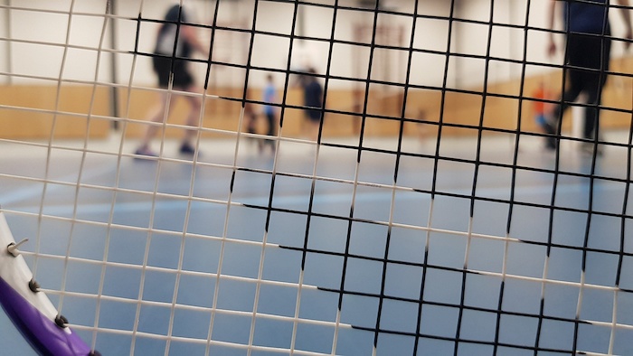 Spielfeld durch den Blick eines Schlägers